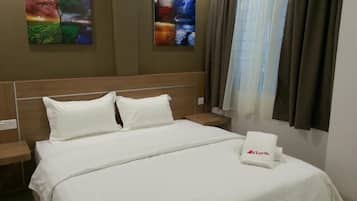 Bureau, fer et planche à repasser, Wi-Fi gratuit, draps fournis