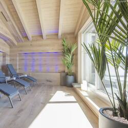 Couples treatment room(s), sauna, steam room, body treatments