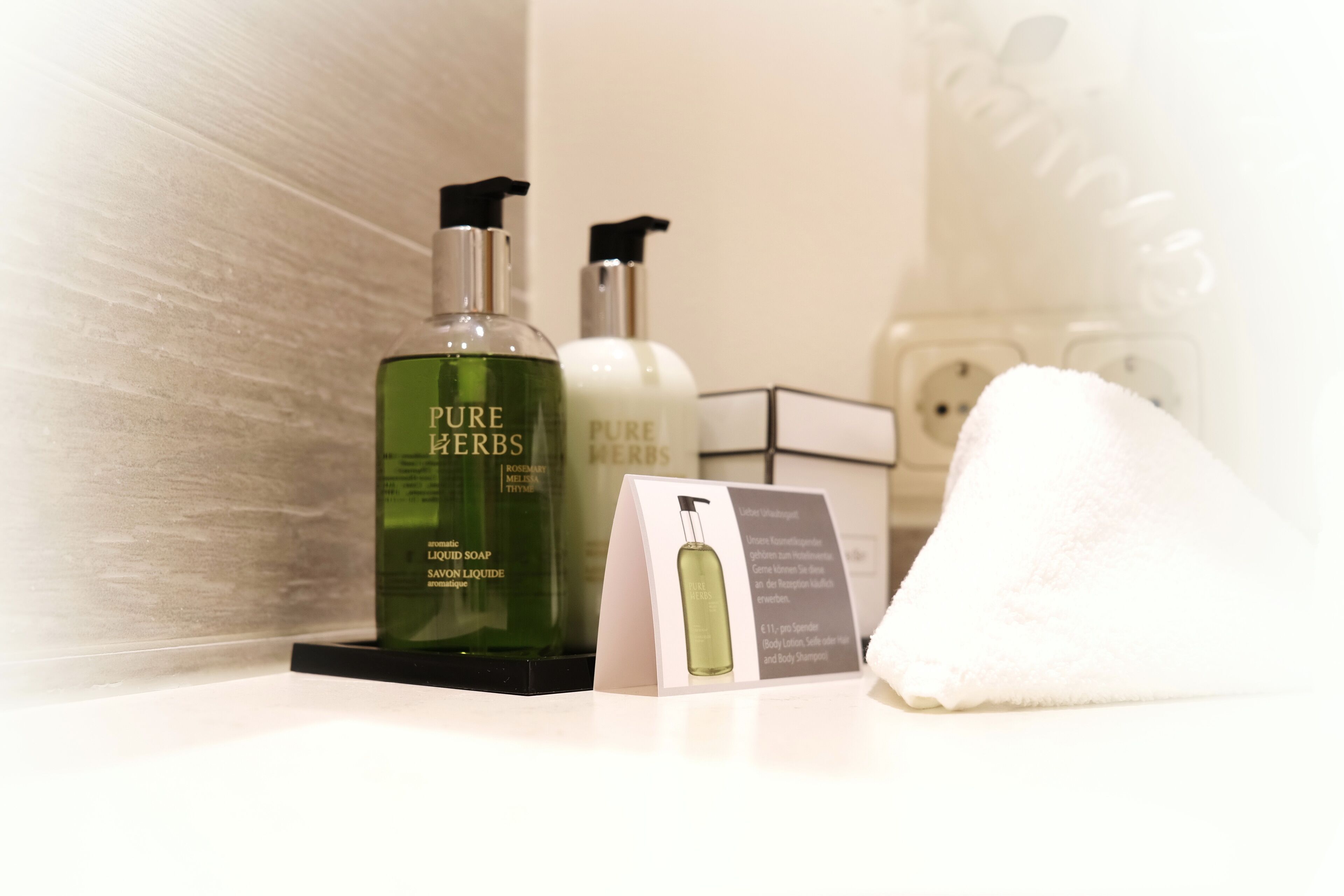 romantic double room, balcony | bathroom | free toiletries, hair dryer, bathrobes, slippers