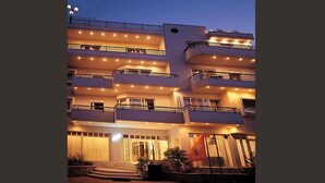 Front of property - evening/night - Alantha Apartments (Agios Nikolaos)