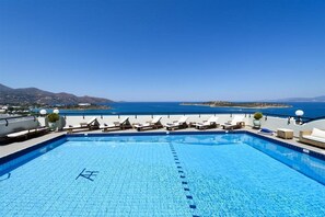 Outdoor pool - Alantha Apartments (Agios Nikolaos)