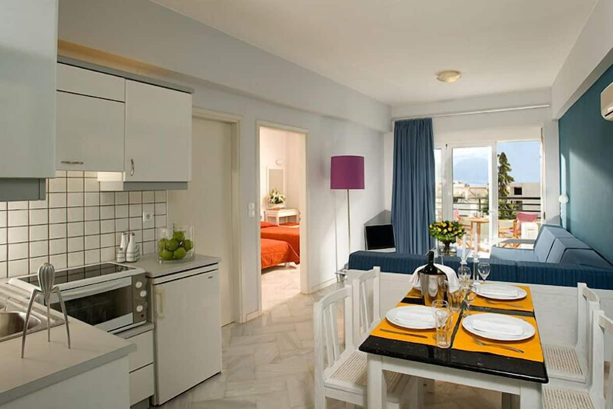 Apartment | Living area | TV