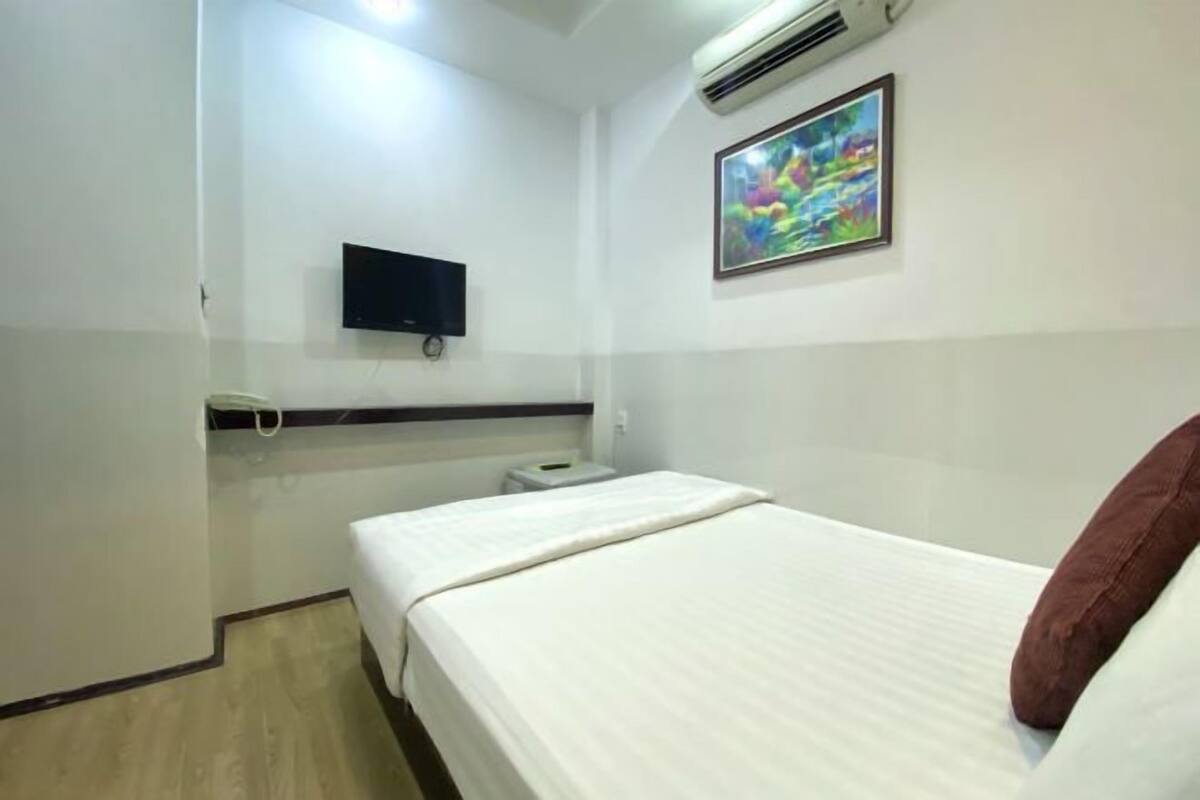 In-room safe, desk, blackout drapes, free WiFi