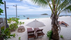 Beach front Premium Bungalow | Vue de la chambre