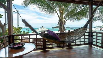 Beach front Premium Bungalow | Terrasse/Patio