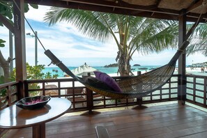 Beach front Premium Bungalow | Terrace/patio - Lipe Beach Resort (Koh Lipe)