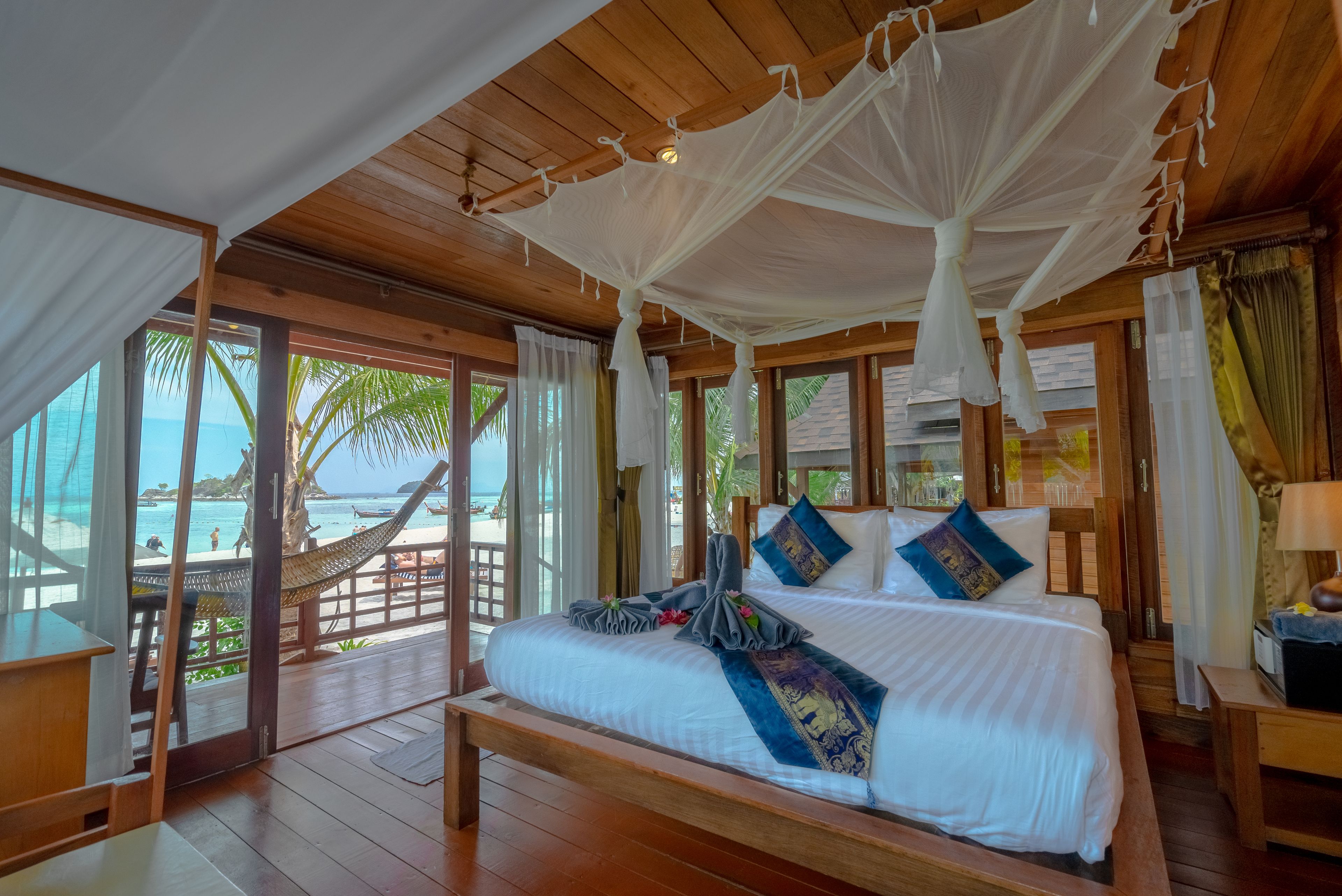Beach front Premium Bungalow | In-room safe, free WiFi, bed sheets