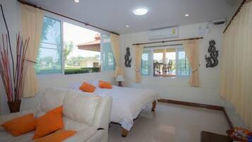 Minibar, escritorio, wifi gratis y ropa de cama