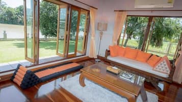 別墅, 河景 (River View Villa) | 客廳 | 32 吋LCD 電視連衛星電視頻道、電視