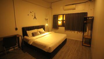 Standard Room, 1 King Bed, Non Smoking