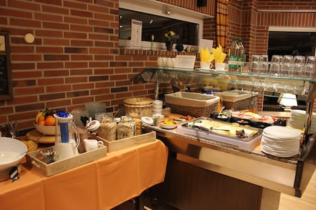 Daily buffet breakfast (EUR 7.50 per person)