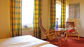 Panoramic Apartment, 1 King Bed, City View | Desk, soundproofing, free cribs/infant beds, rollaway beds