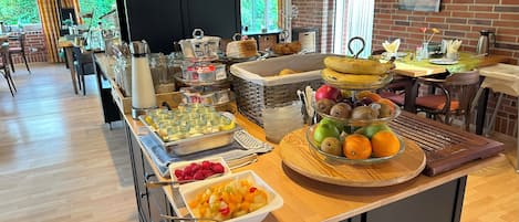 Daily buffet breakfast (EUR 7.50 per person)
