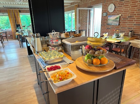 Daily buffet breakfast (EUR 7.50 per person)