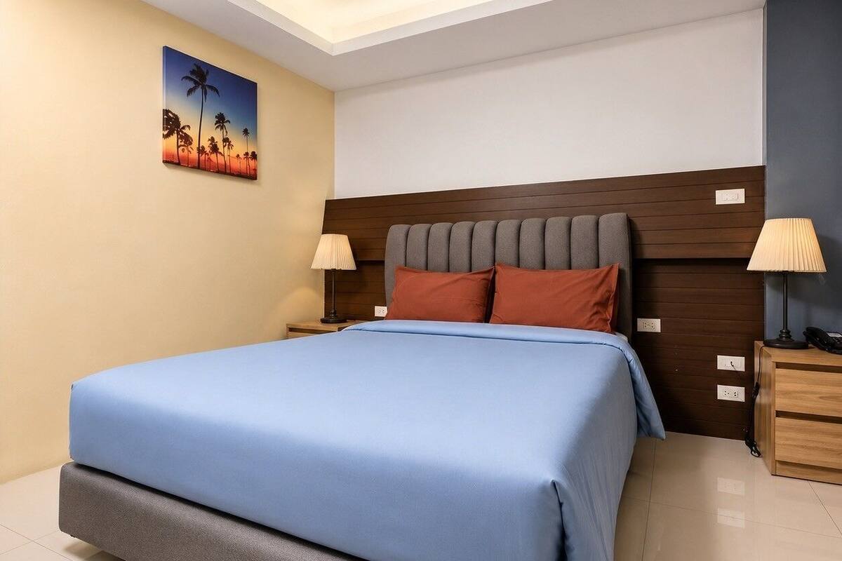 واي فاي مجانًا وملاءات أسرّة