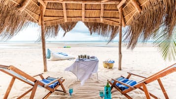 Trên bãi biển, lướt ván buồm, thuyền buồm, chèo thuyền kayak