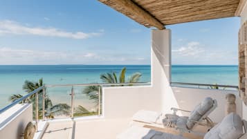 Standard Suite, 1 King Bed, Balcony, Ocean View | Terrace/patio