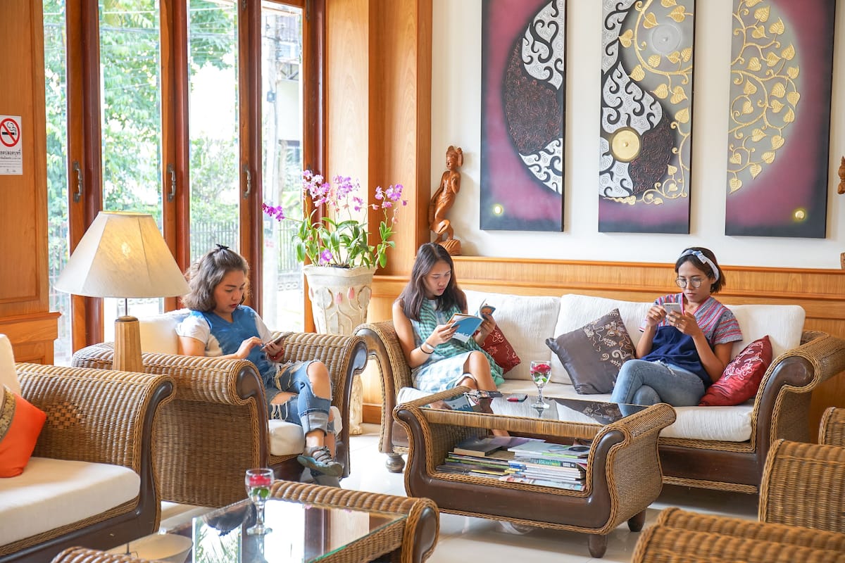 lobby sitting area