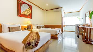 Premier Twin Room | Individually decorated, desk, laptop workspace, blackout curtains