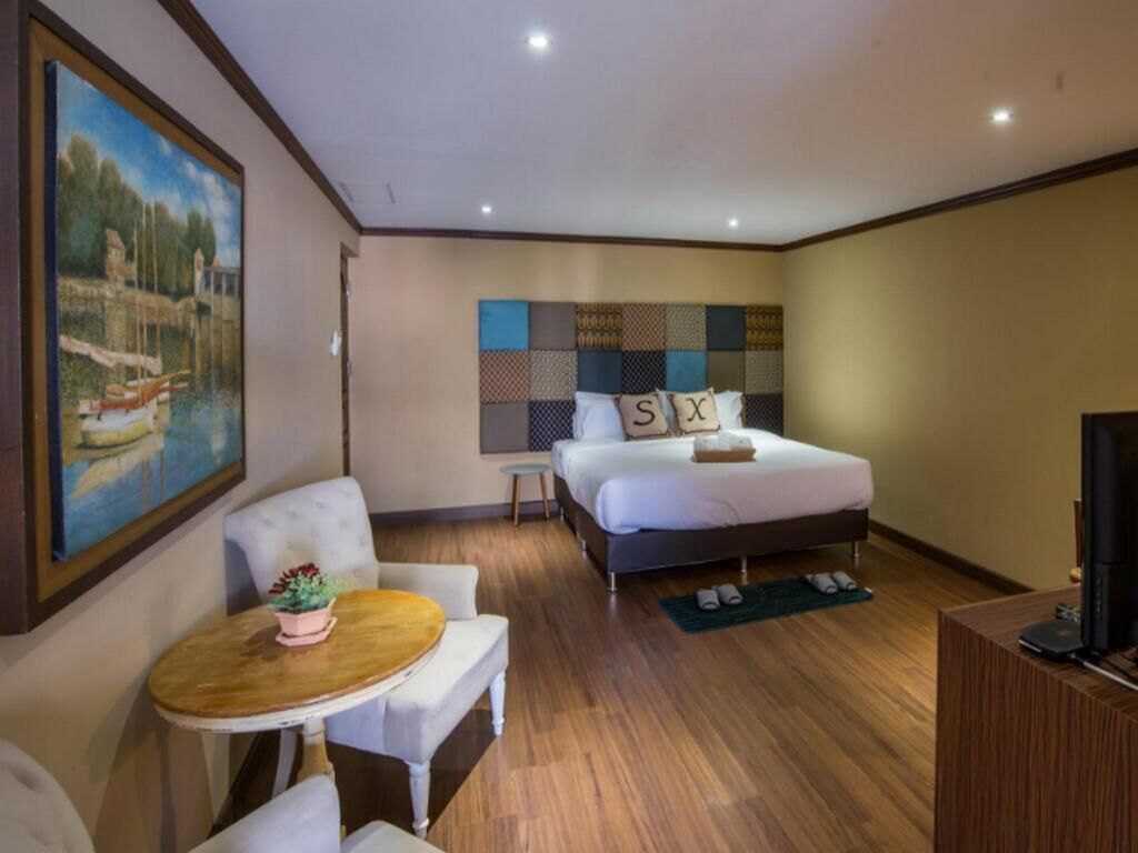Artículos del minibar gratis y caja de seguridad en la habitación 
