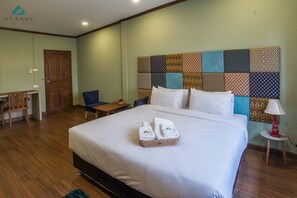 Kahden hengen perhehuone (yksi tai kaksi sänkyä), 2 makuuhuonetta | Ilmaiset minibaarituotteet, tallelokero huoneessa, työpöytä