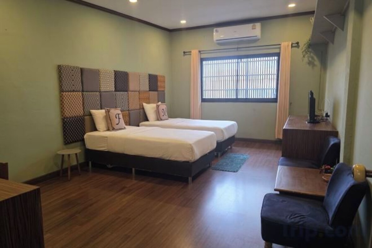 Minibar (free items), in-room safe, desk, soundproofing
