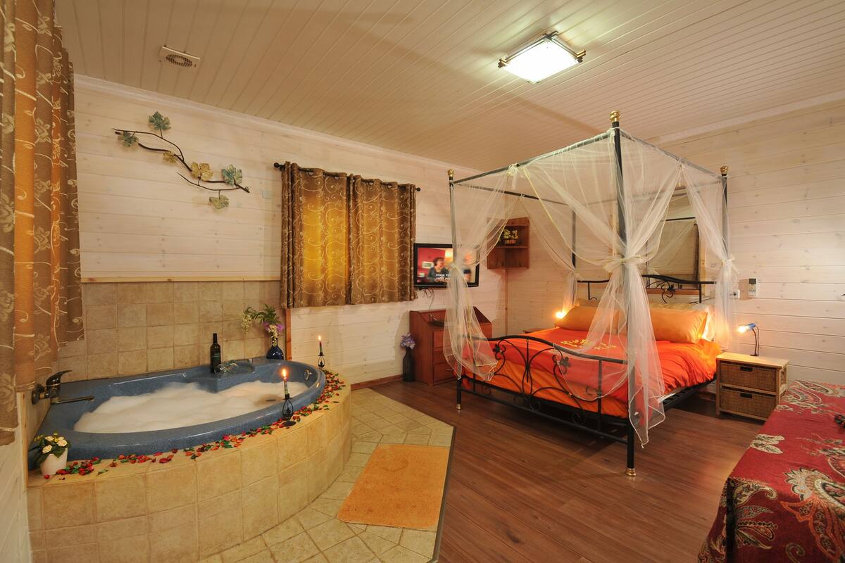 Standard Cabin, 1 Bedroom, Jetted Tub, Garden View | Cribs (free), WiFi (free)