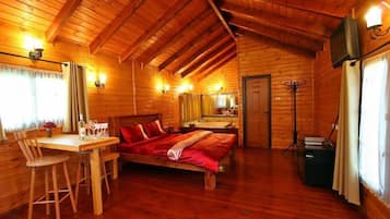 Romantic Cabin, Jetted Tub, Poolside | Free cots/infant beds, free WiFi