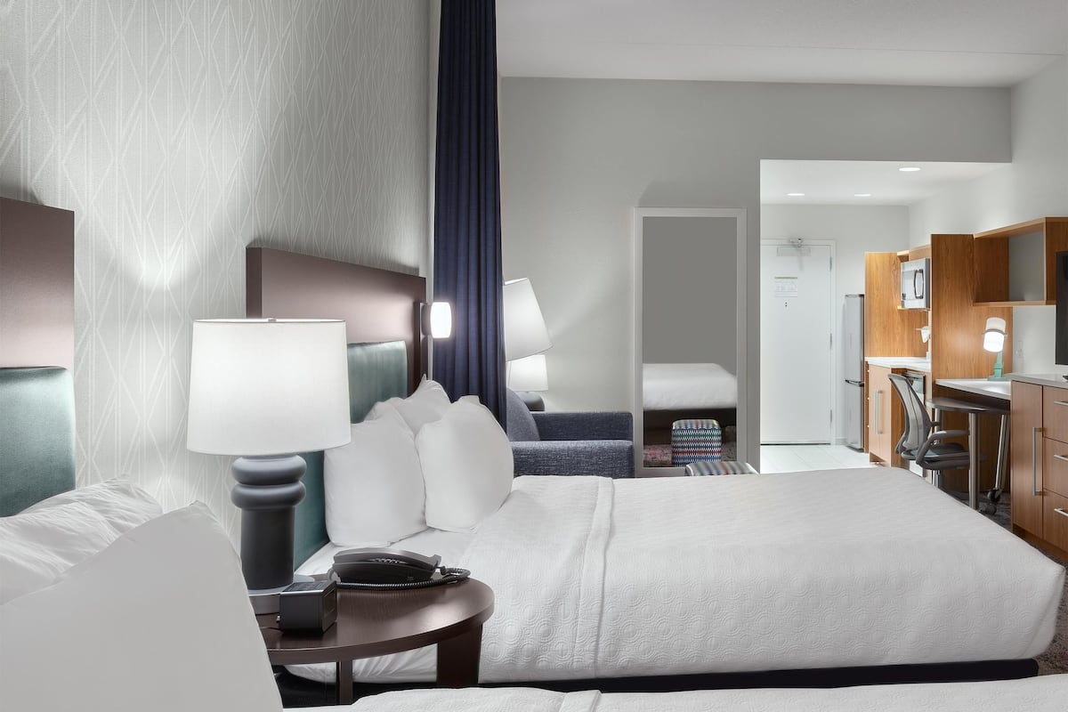 premium bedding, desk, iron/ironing board, cots/infant beds