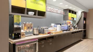 Desayuno continental gratuito y diario