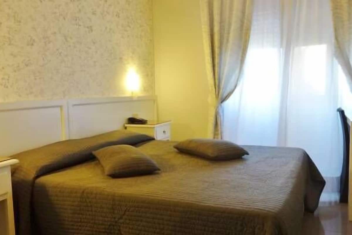 Tweepersoonskamer, 1 tweepersoonsbed | Luxe beddengoed, geluiddichte muren, gratis wifi