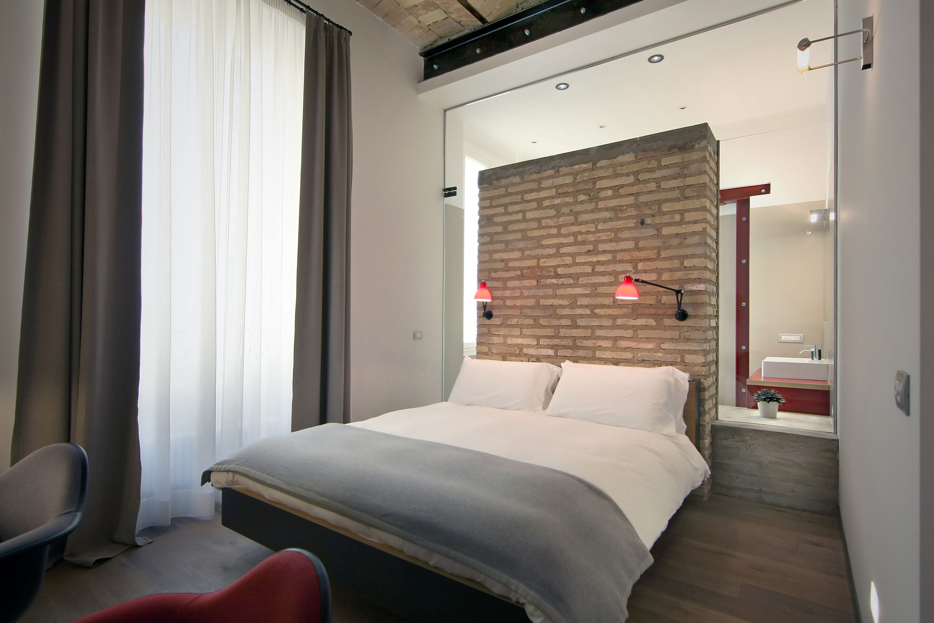 Photo - Atypical Rooms