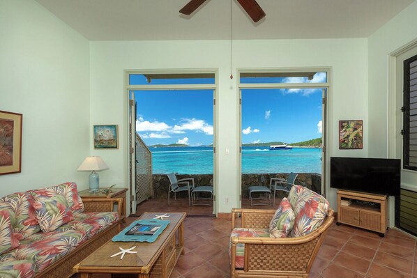 Luxury Suite Ocean View Lower 15B | Living area | 40-inch TV with cable channels, DVD player