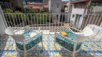 Camera Deluxe, 1 letto queen, balcone (Accesso ascensore parziale) | City view