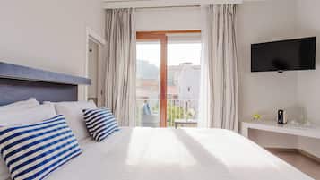 Camera Deluxe, 1 letto queen, balcone (Accesso ascensore parziale) | Egyptinpuuvillaiset lakanat, untuvapeitot, yksilöllisesti sisustettu