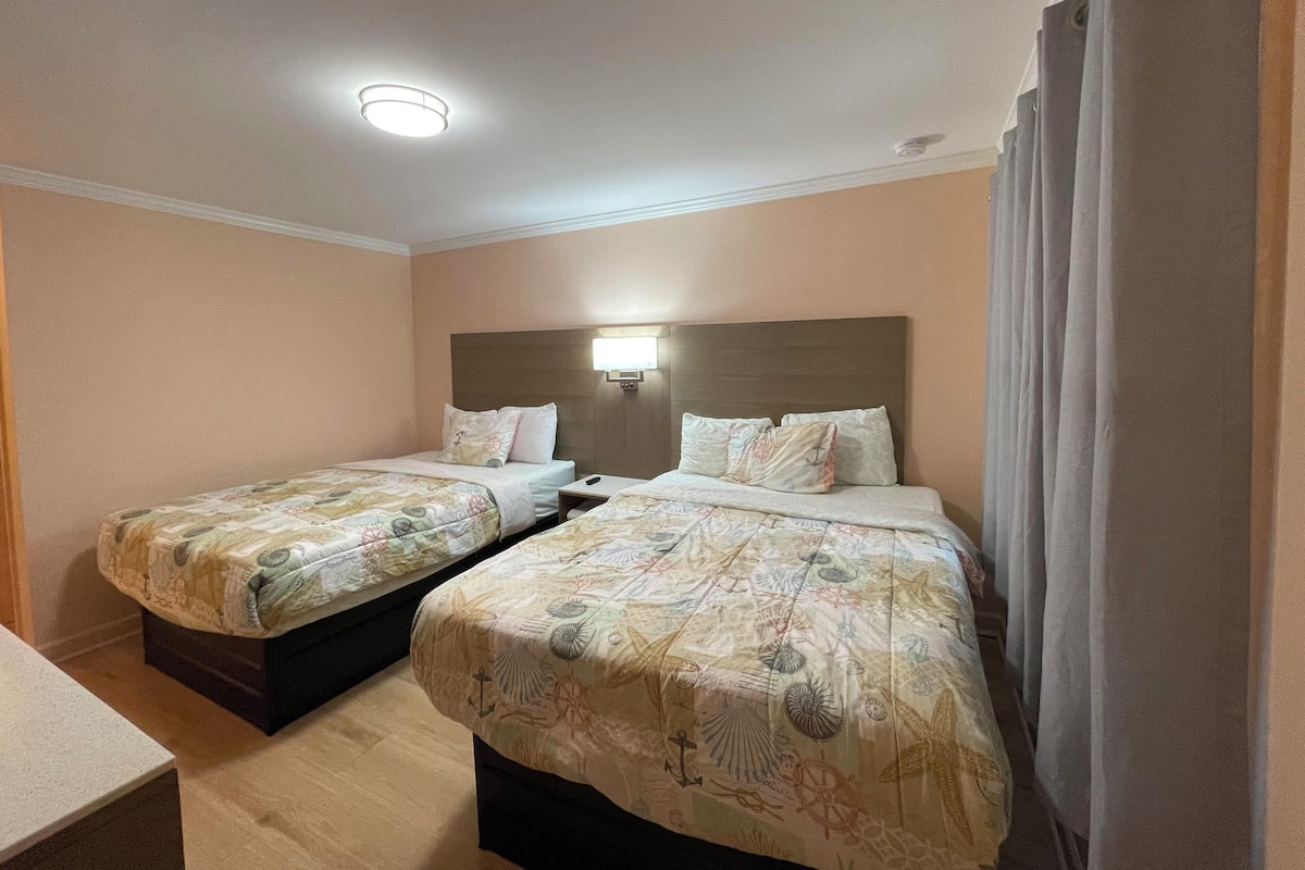 Studio Suite, 2 Queen Beds, Non Smoking | Free WiFi, bed sheets