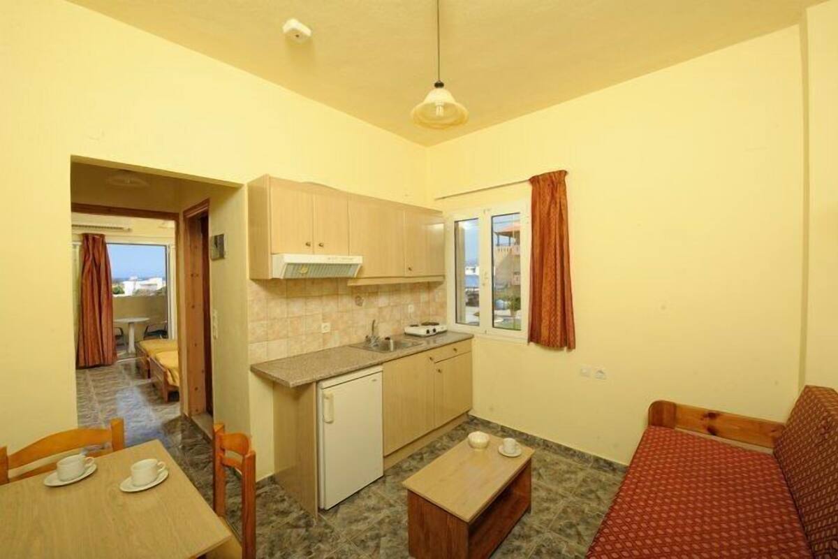 Apartment | Private kitchenette | Fridge