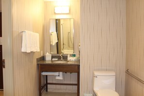Combined shower/bathtub, deep-soaking bathtub, hydromassage showerhead
