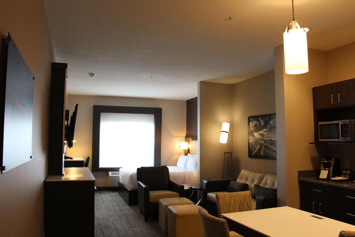 Suite, 1 Bedroom | 1 bedroom, premium bedding, down duvets, pillow-top beds