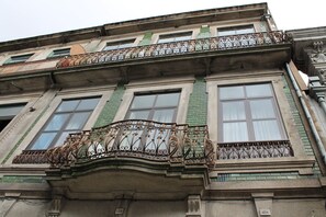 Front of property - Guest House Henrique VIII (Porto)