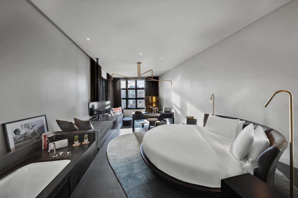 Premium bedding, minibar, in-room safe, desk