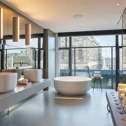 Penthouse I (Exchange) | Premium bedding, minibar, in-room safe, desk