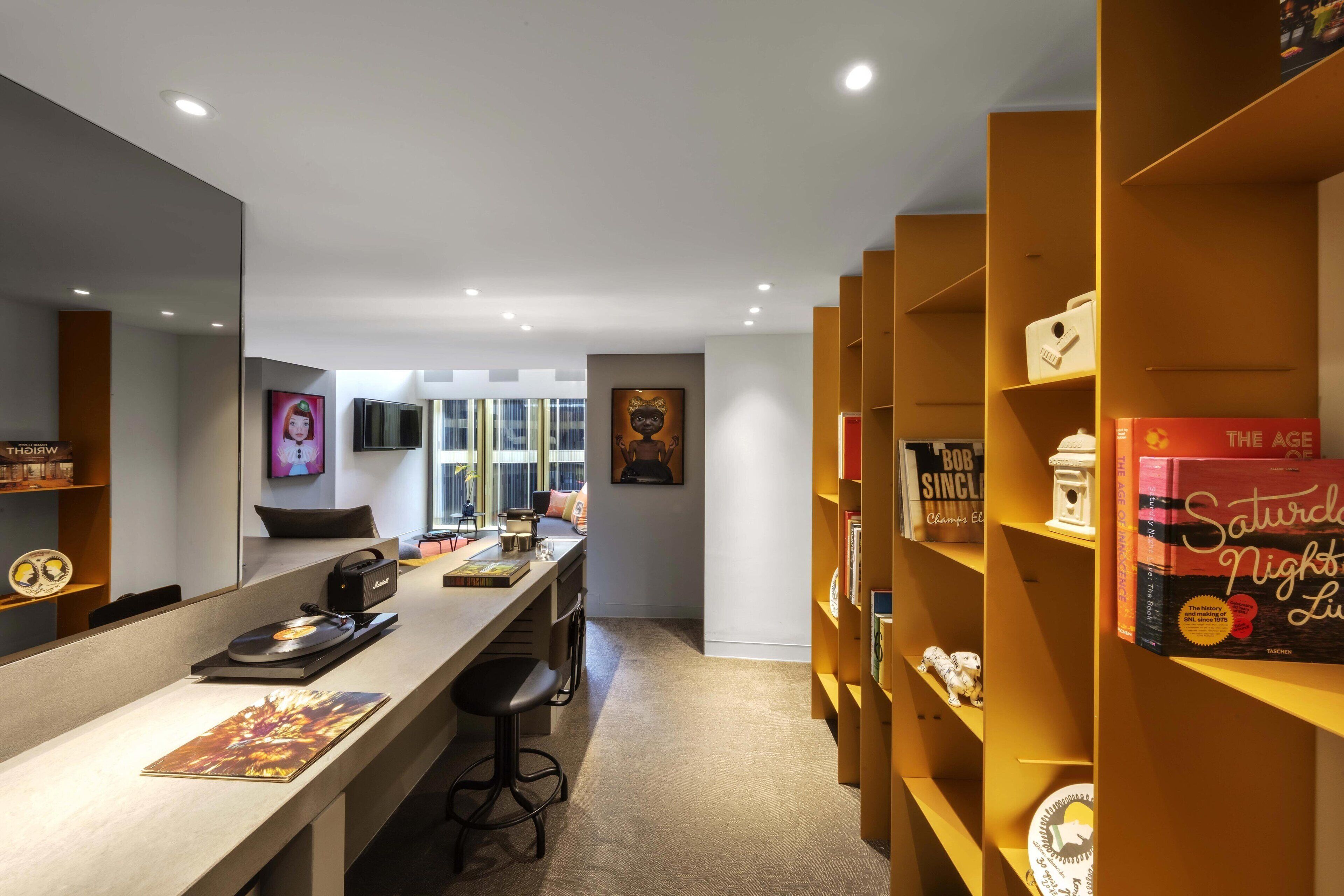 suite, 1 bedroom | 1 bedroom, premium bedding, minibar, in-room safe