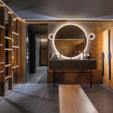 Sauna, hot tub, steam room, body treatments, body scrubs, facials