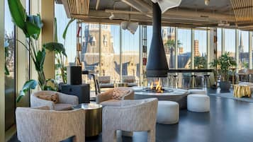 3 restaurants, spécialités Cuisine méditerranéenne