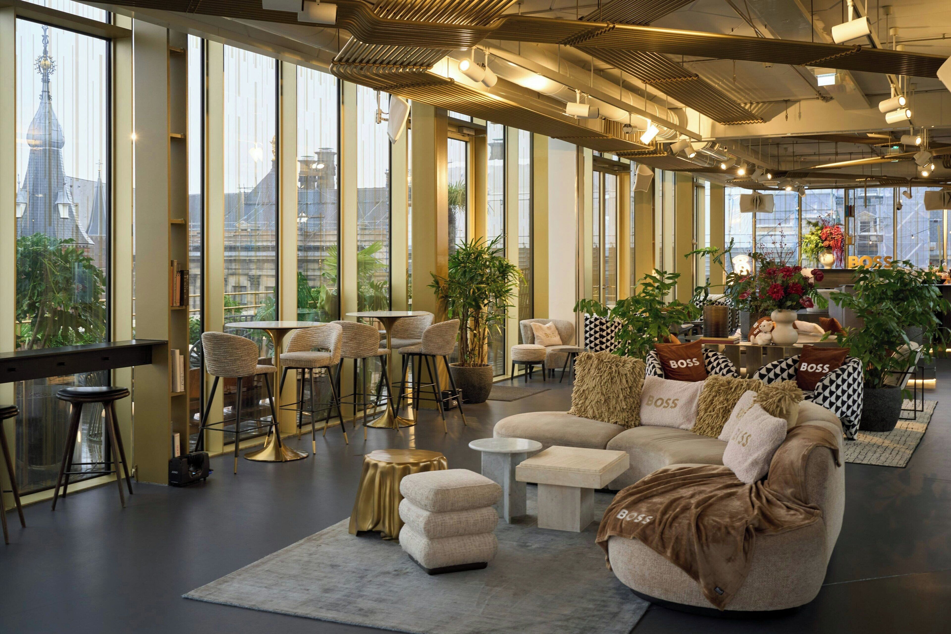 2 bar/lounge, bar di atap