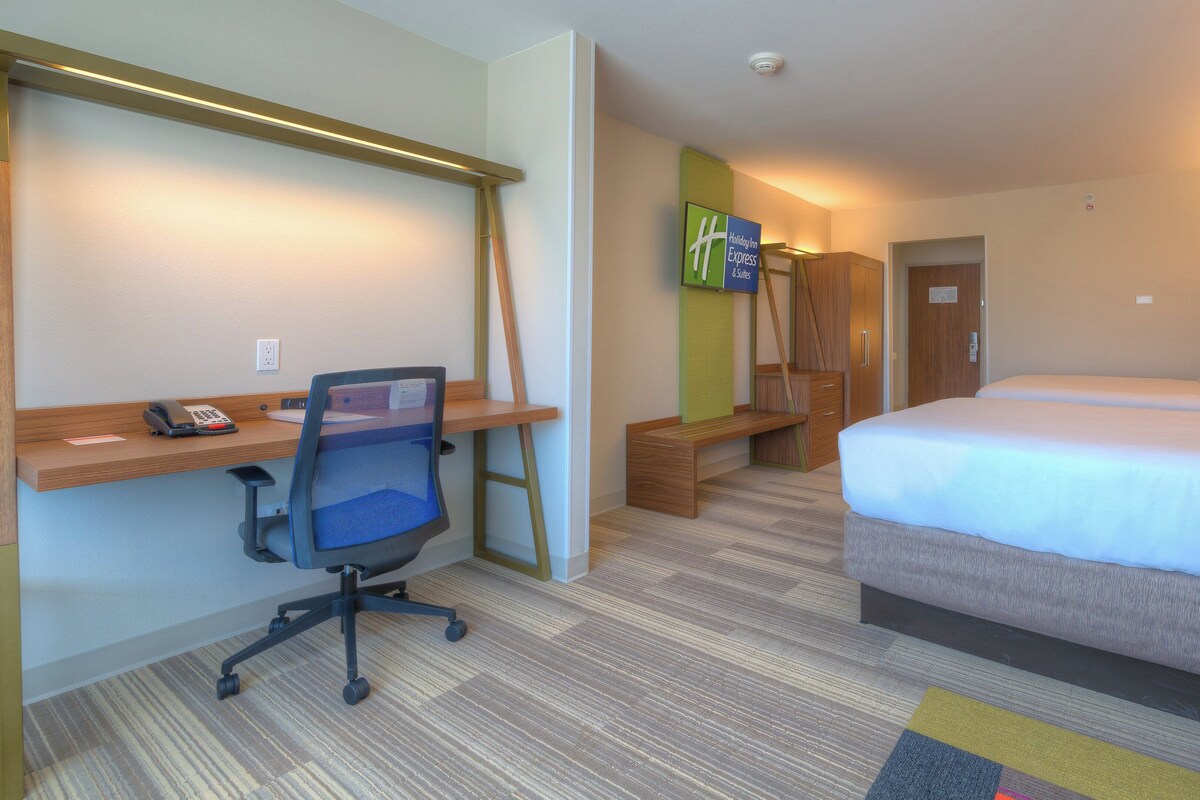 Suite, 2 Queen Beds