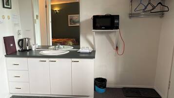 Standard Room, 1 Double Bed, Non Smoking | Free WiFi, bed sheets