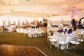 Banquet hall - Landoll's Mohican Castle (Loudonville)