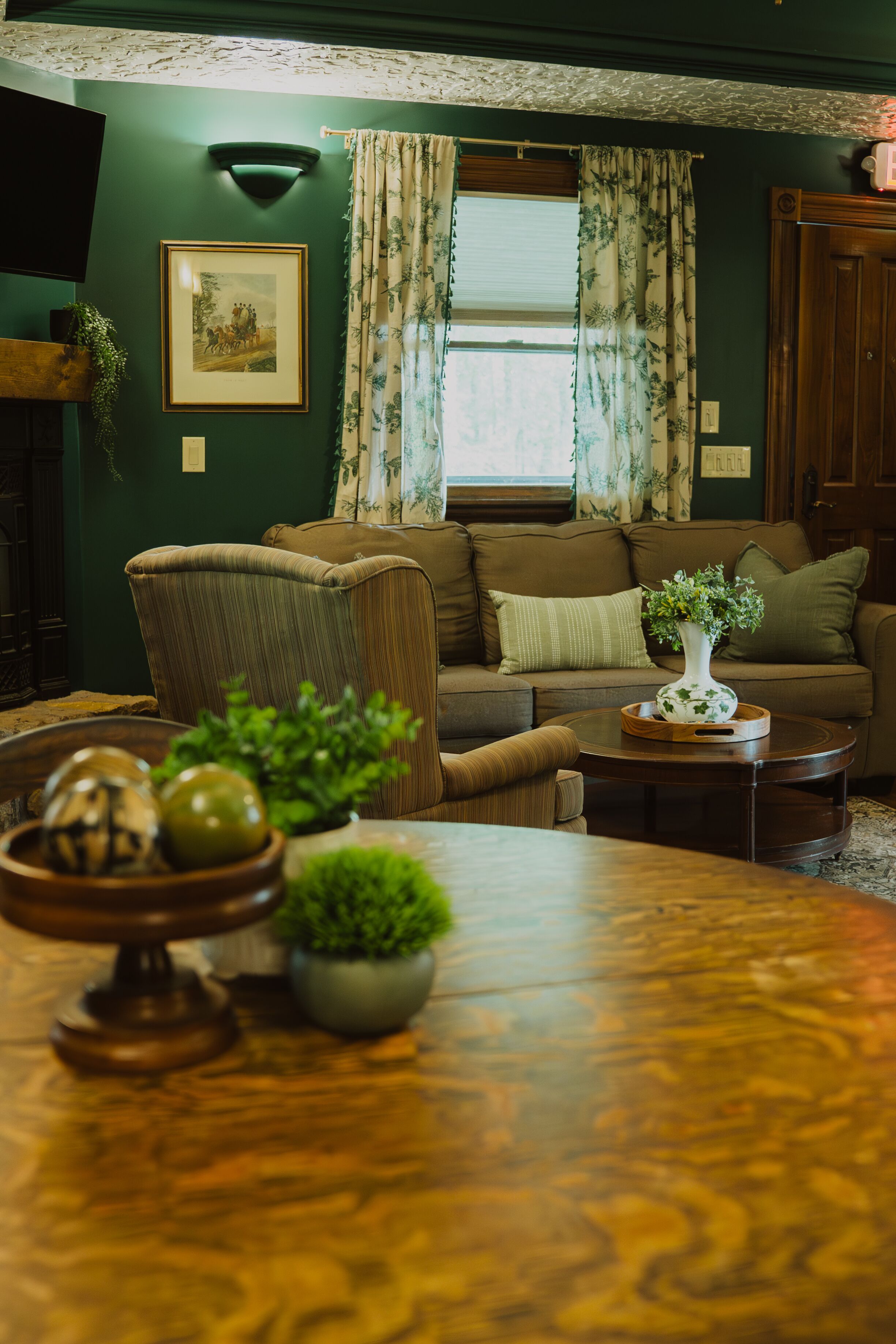 suite, 1 queen bed with sofa bed (not located within the castle) | living area | tv, dvd player